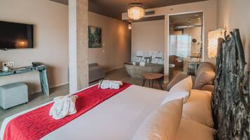 Minibar, caja de seguridad en la habitación y escritorio