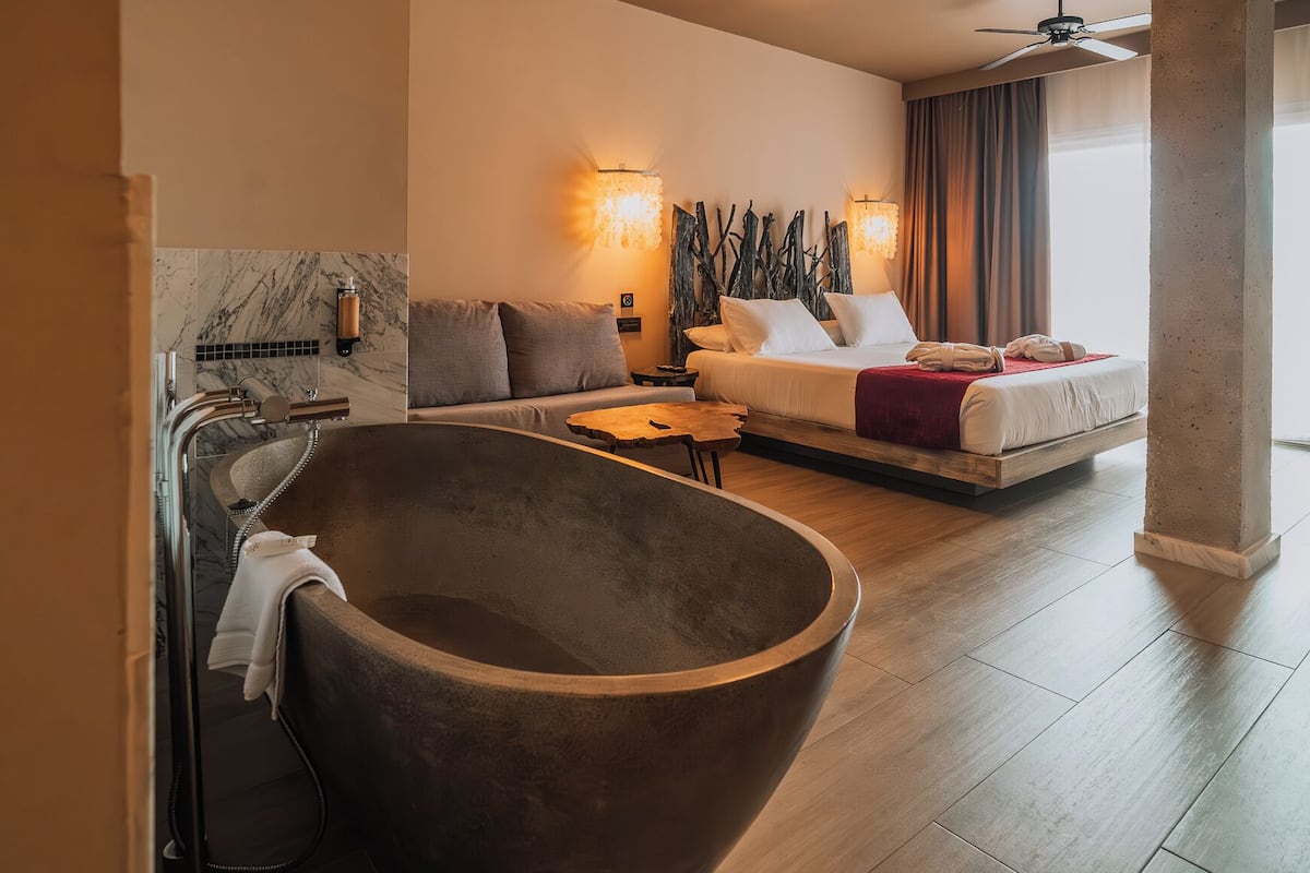 Quarto premium, terraço | Frigobar, cofres nos quartos, escrivaninha