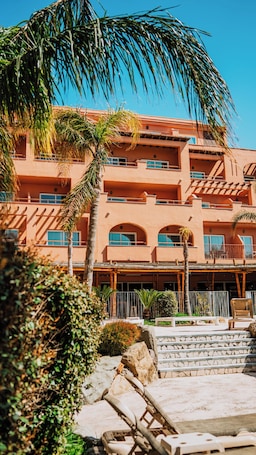Exterior. Hotel Tarifa Lances, a member of Radisson Individuals