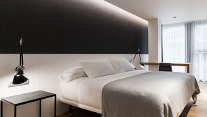 Single Room | Minibar, in-room safe, blackout drapes, soundproofing - Hotel U Viveiro (Viveiro)