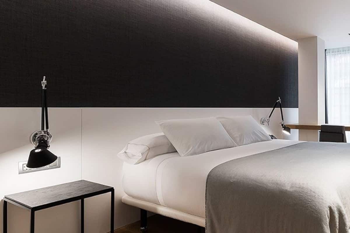 Minibar, caja de seguridad en la habitación y cortinas blackout