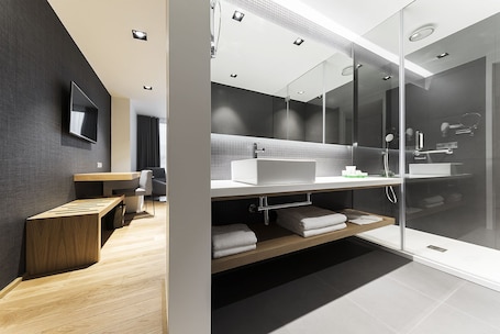 Standard Double or Twin Room | Bathroom. Hotel U Viveiro