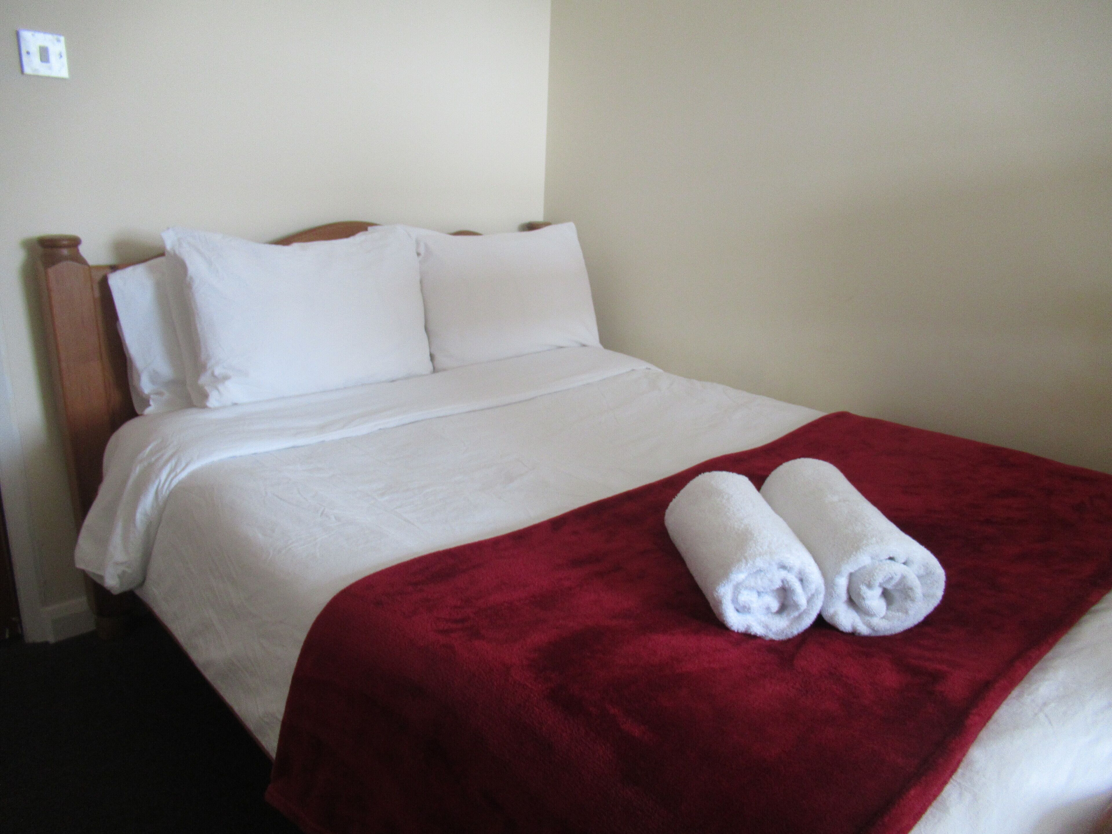 single room | hypo-allergenic bedding, free wifi, bed sheets