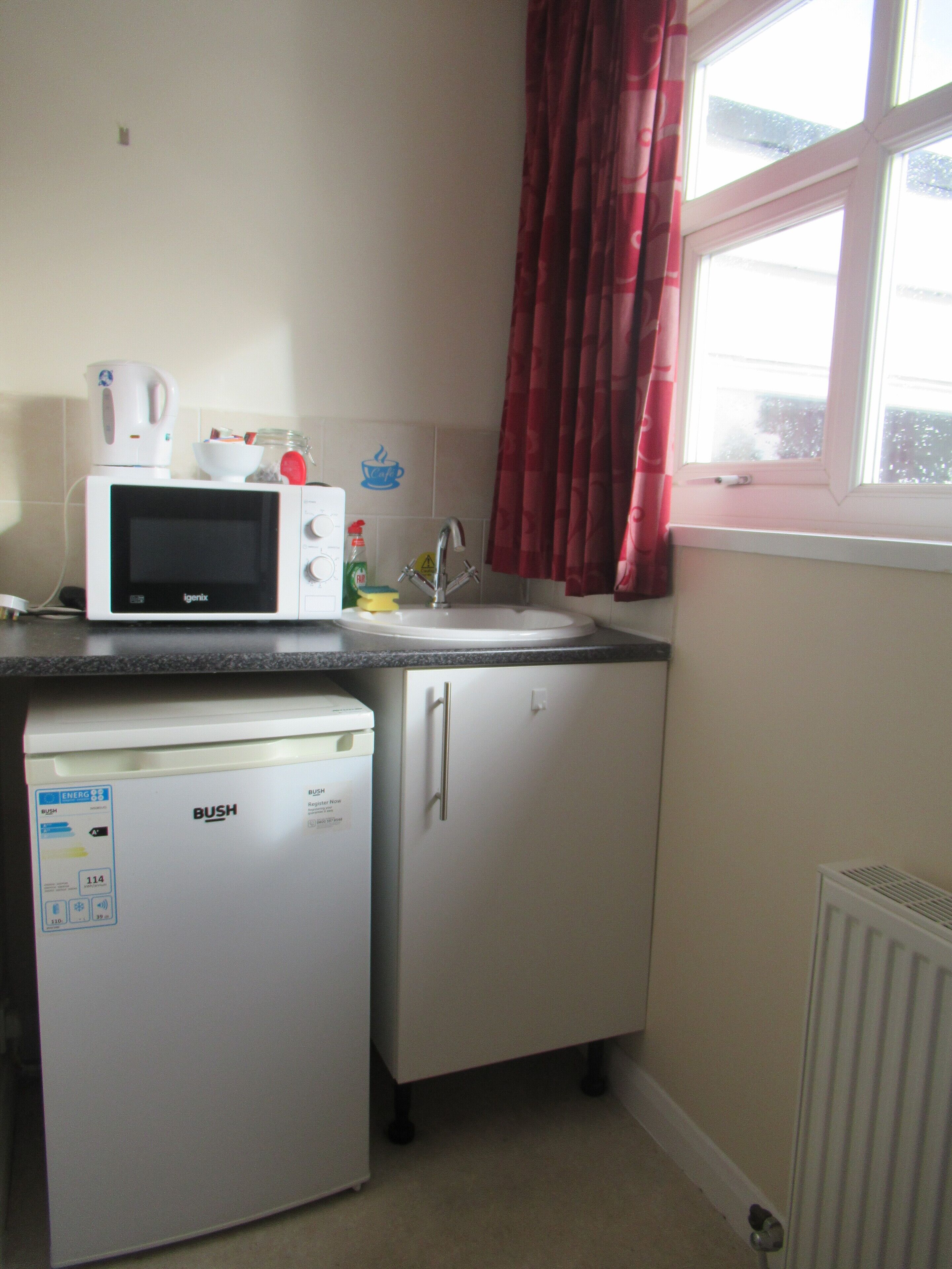 single room | hypo-allergenic bedding, free wifi, bed sheets