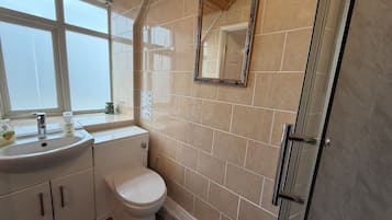Economy Double Room | Bathroom | Shower, free toiletries, towels, soap