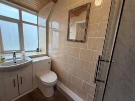 Economy Double Room | Bathroom | Shower, free toiletries, towels, soap
