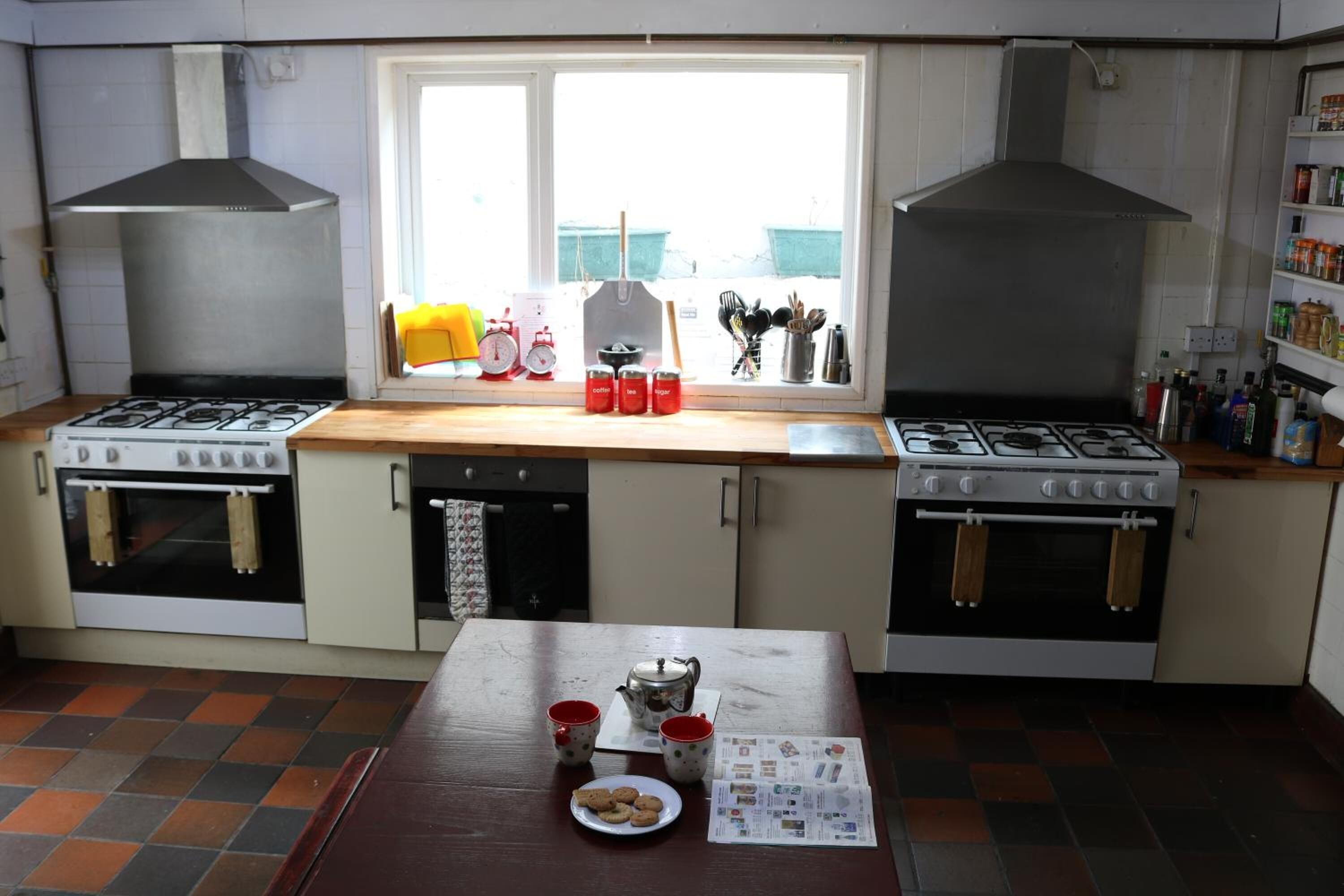 fridge, microwave, coffee/tea maker