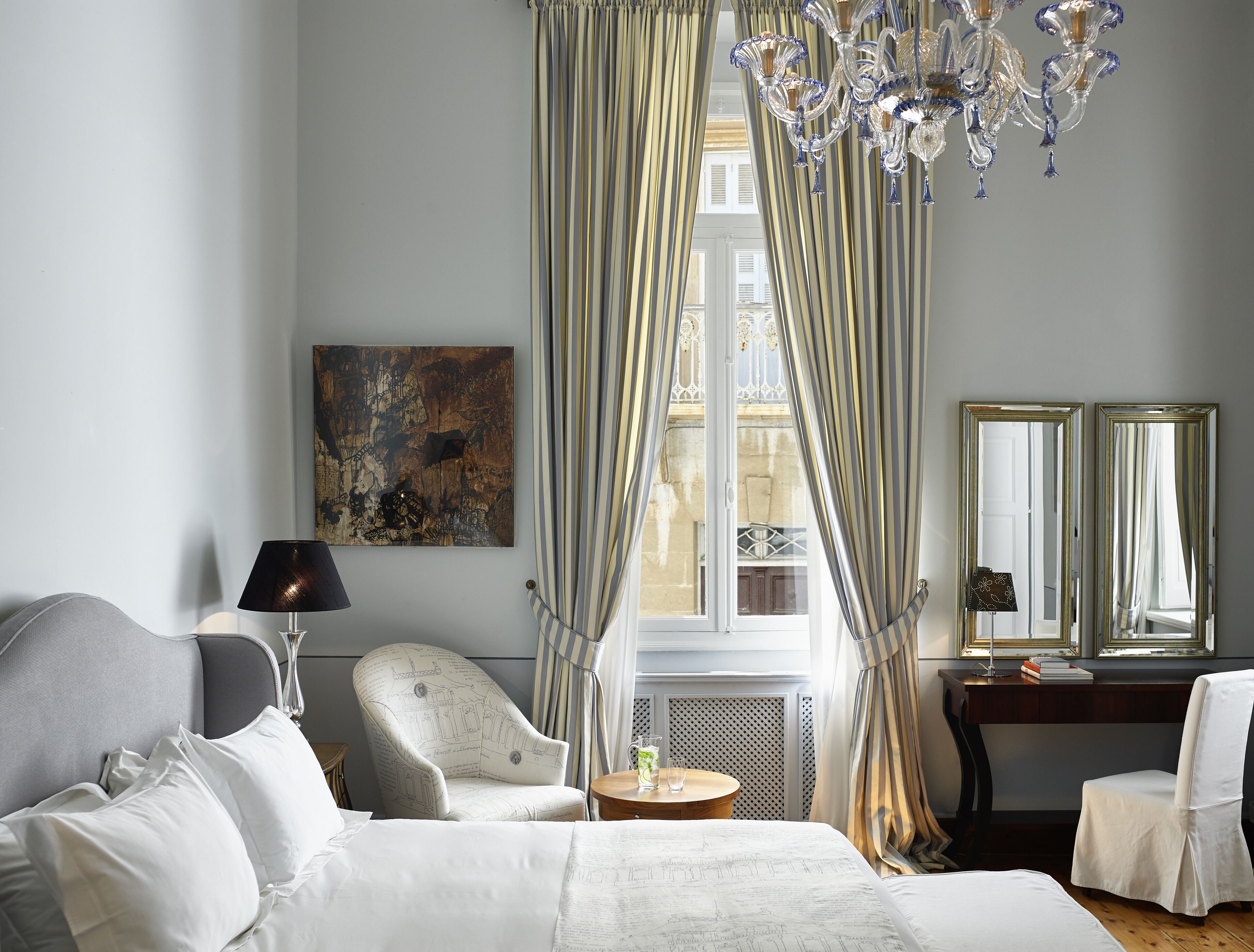 deluxe double or twin room, city view | minibar, in-room safe, individually decorated, individually furnished