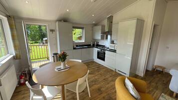 4 phòng ngủ, bàn ủi/dụng cụ ủi quần áo