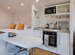 4 bedrooms, iron/ironing board, WiFi, wheelchair access - Tayview Lodges (Pitlochry)