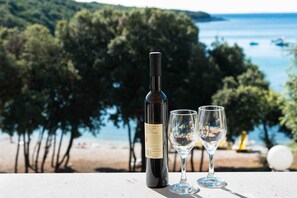 Outdoor dining - Resort Duga Uvala (Marcana)