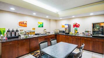 Desayuno continental incluido todos los días