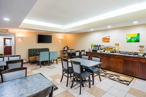 Free daily continental breakfast  - Quality Inn Berea (Berea)