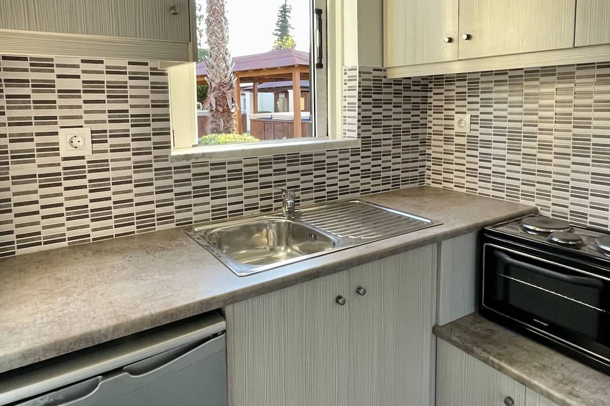 Studio, Pool View | 1 bedroom, free WiFi, bed sheets