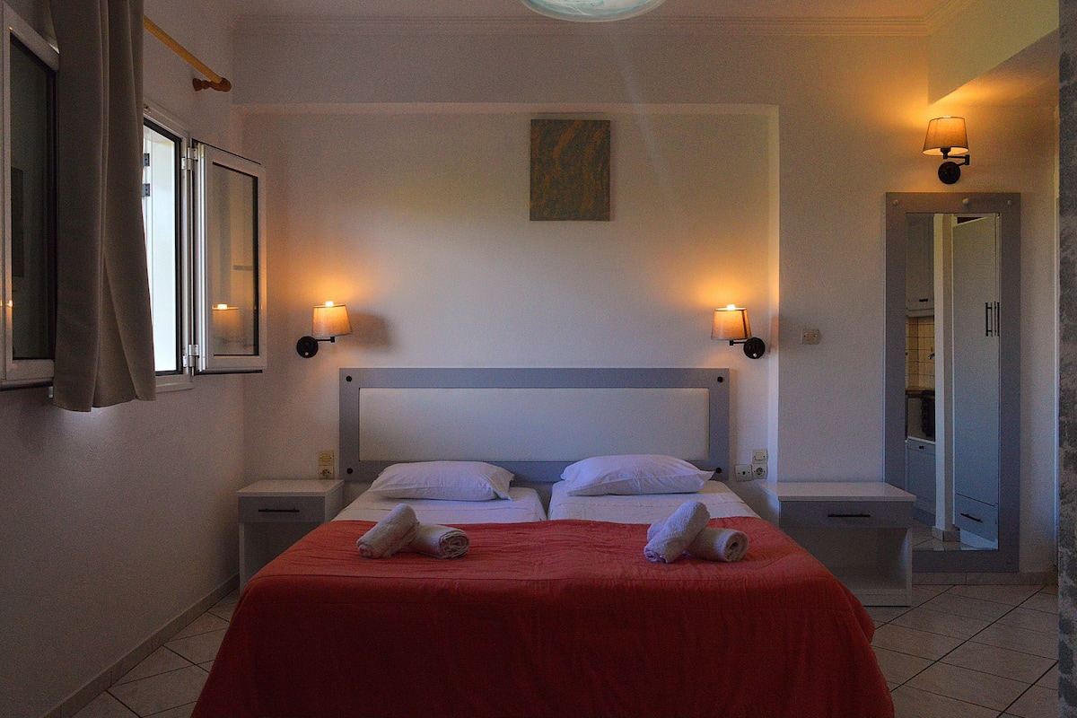 Studio | 1 bedroom, free WiFi, bed sheets