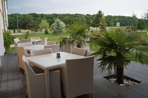Terrace/patio - Hôtel Air-Lane (Saint-Leger-sous-Brienne)