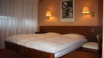 Double Room | 1 bedroom, premium bedding, minibar, desk