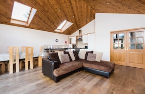 Exclusive Cabin, 3 Bedrooms, Lake View | Private kitchen | Full-size fridge, microwave, oven, coffee/tea maker - Scottish Highland Lodge (Pitlochry)
