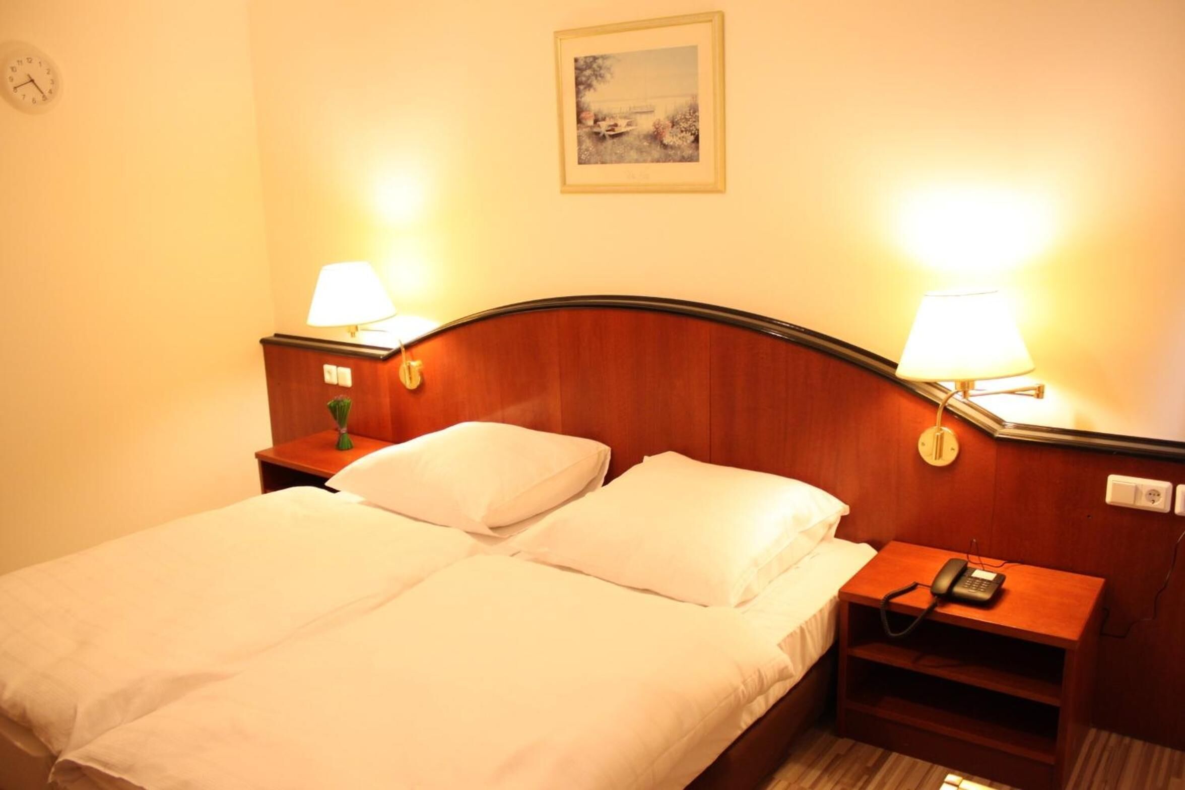 desk, iron/ironing board, cots/infant beds, rollaway beds