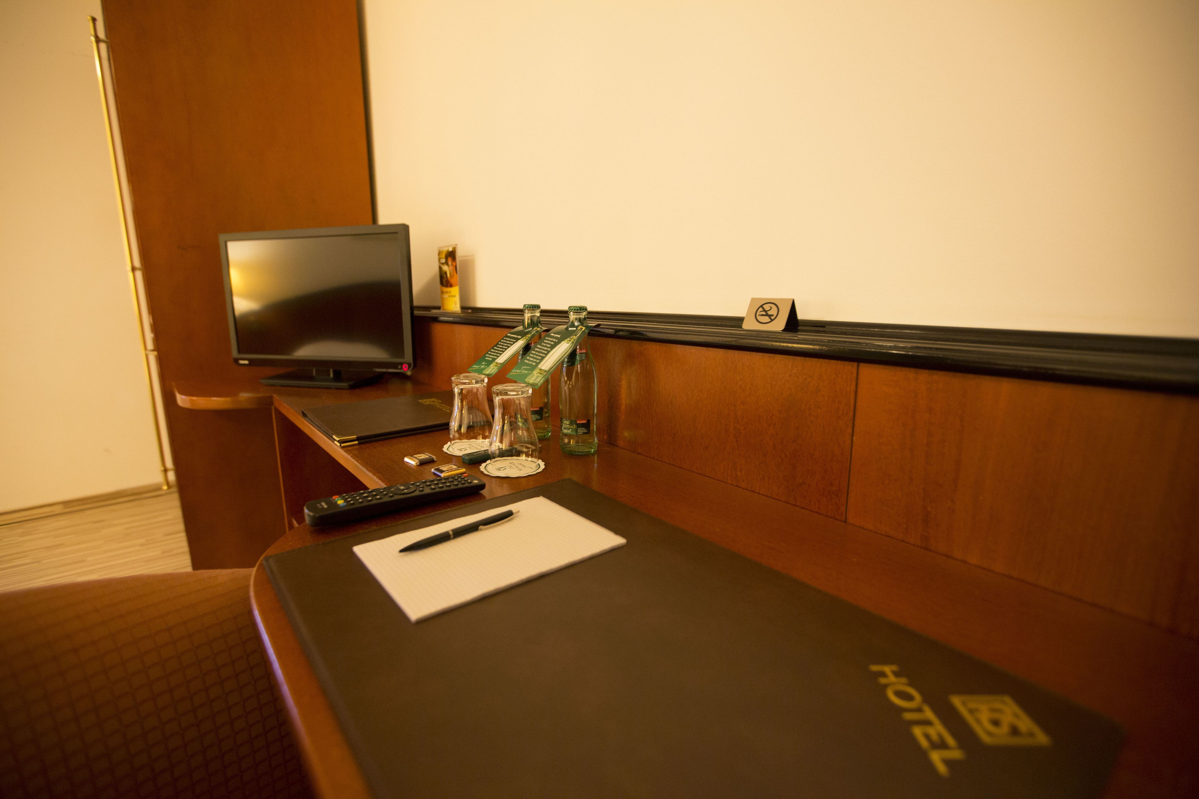 standard single room | room amenity