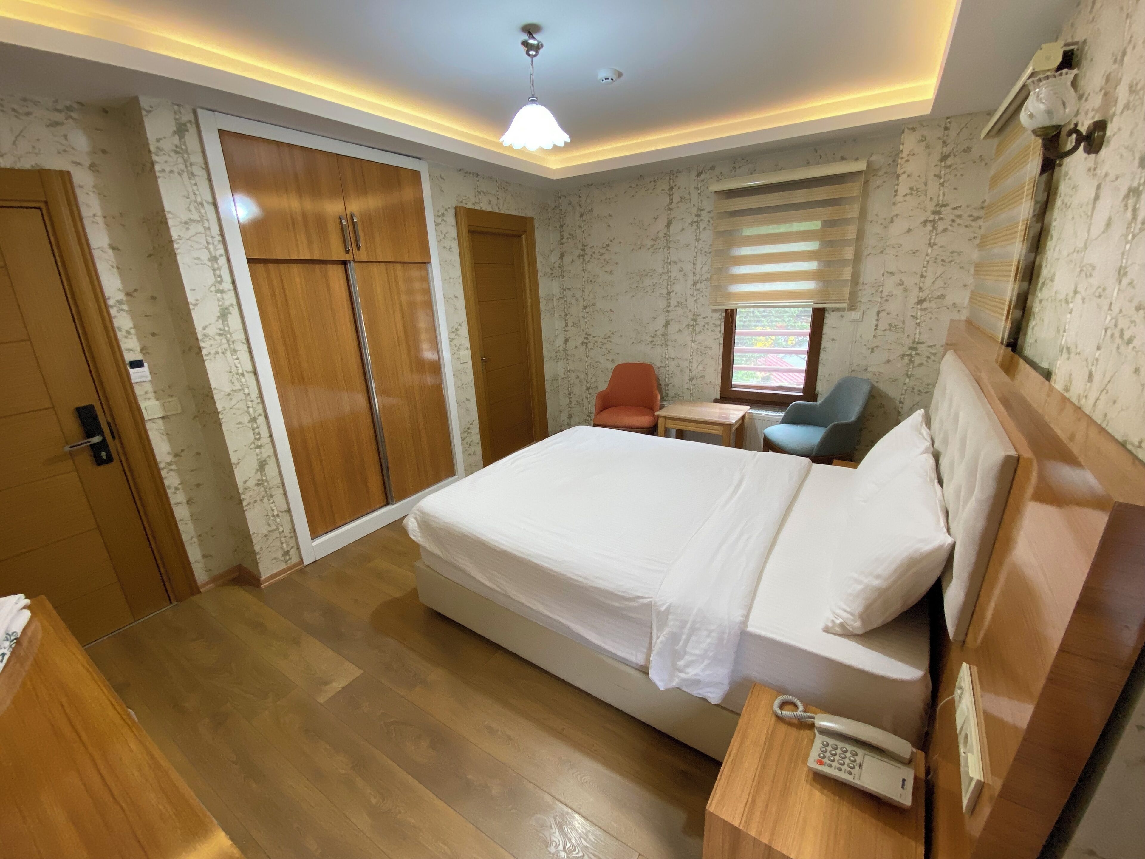 standard double room, 1 double bed | minibar, desk, soundproofing, free wifi