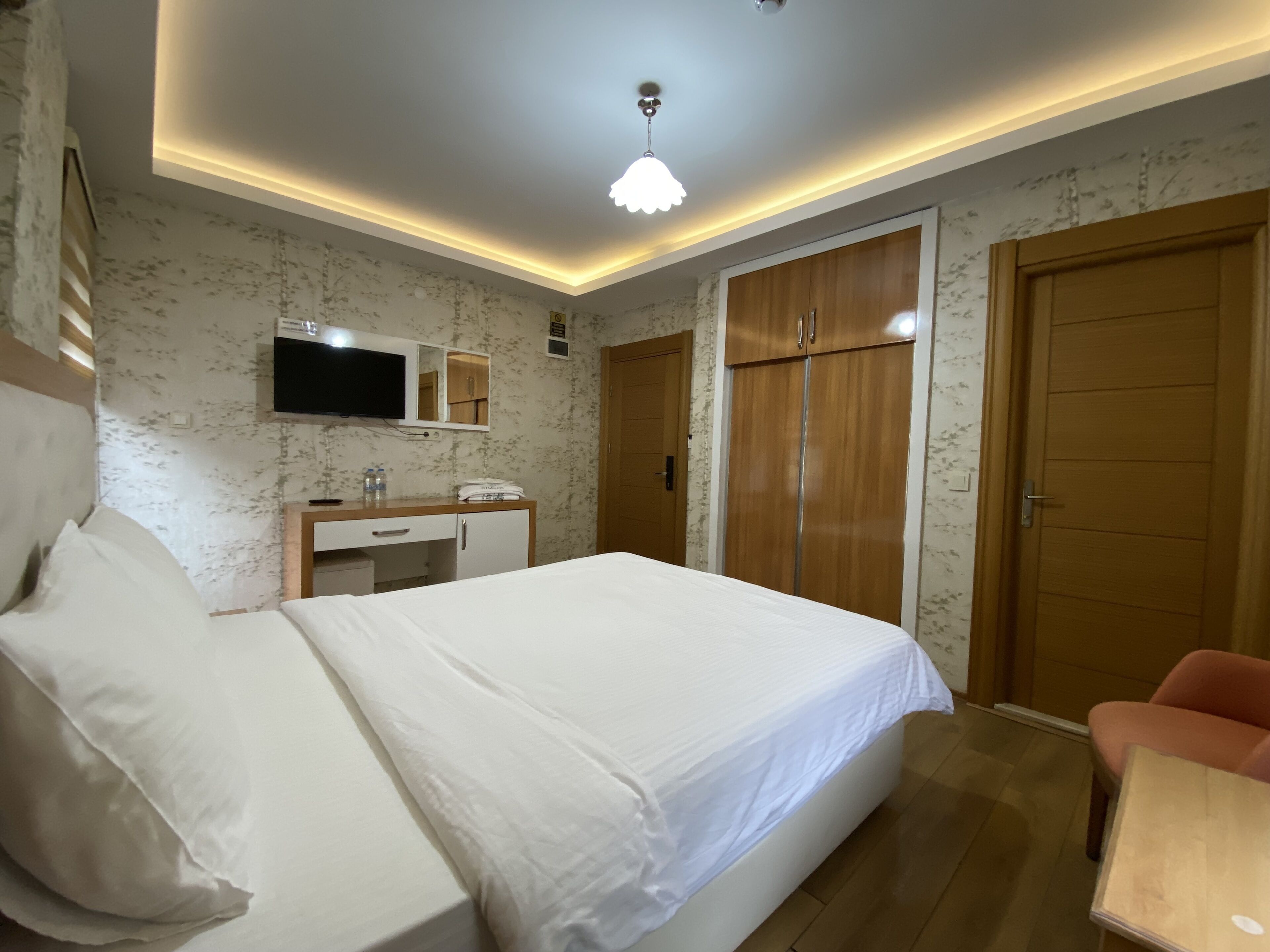 standard double room, 1 double bed | minibar, desk, soundproofing, free wifi
