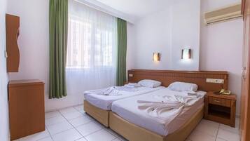 In-room safe, desk, soundproofing, free WiFi