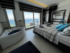 Premium bedding, in-room safe, individually decorated - Mavi Panorama Villa  (Cesme)