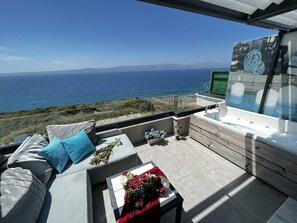Premium bedding, in-room safe, individually decorated - Mavi Panorama Villa  (Cesme)