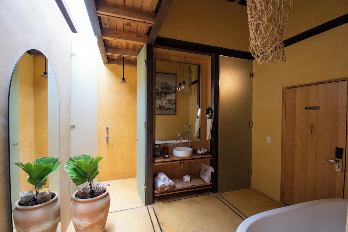 Habitación superior | Sábanas de algodón egipcio, ropa de cama de alta calidad y edredón