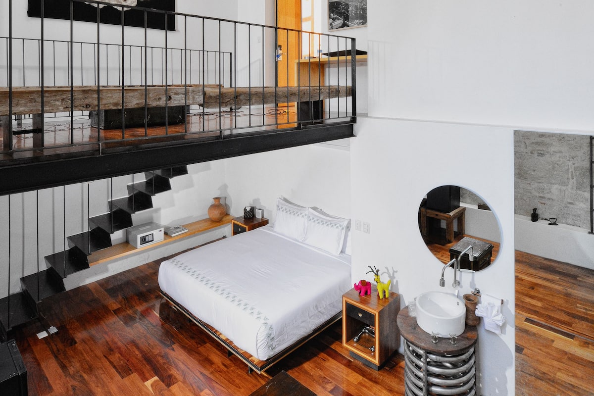 Master suite Tepeztate | Egyptian cotton sheets, premium bedding, down comforters
