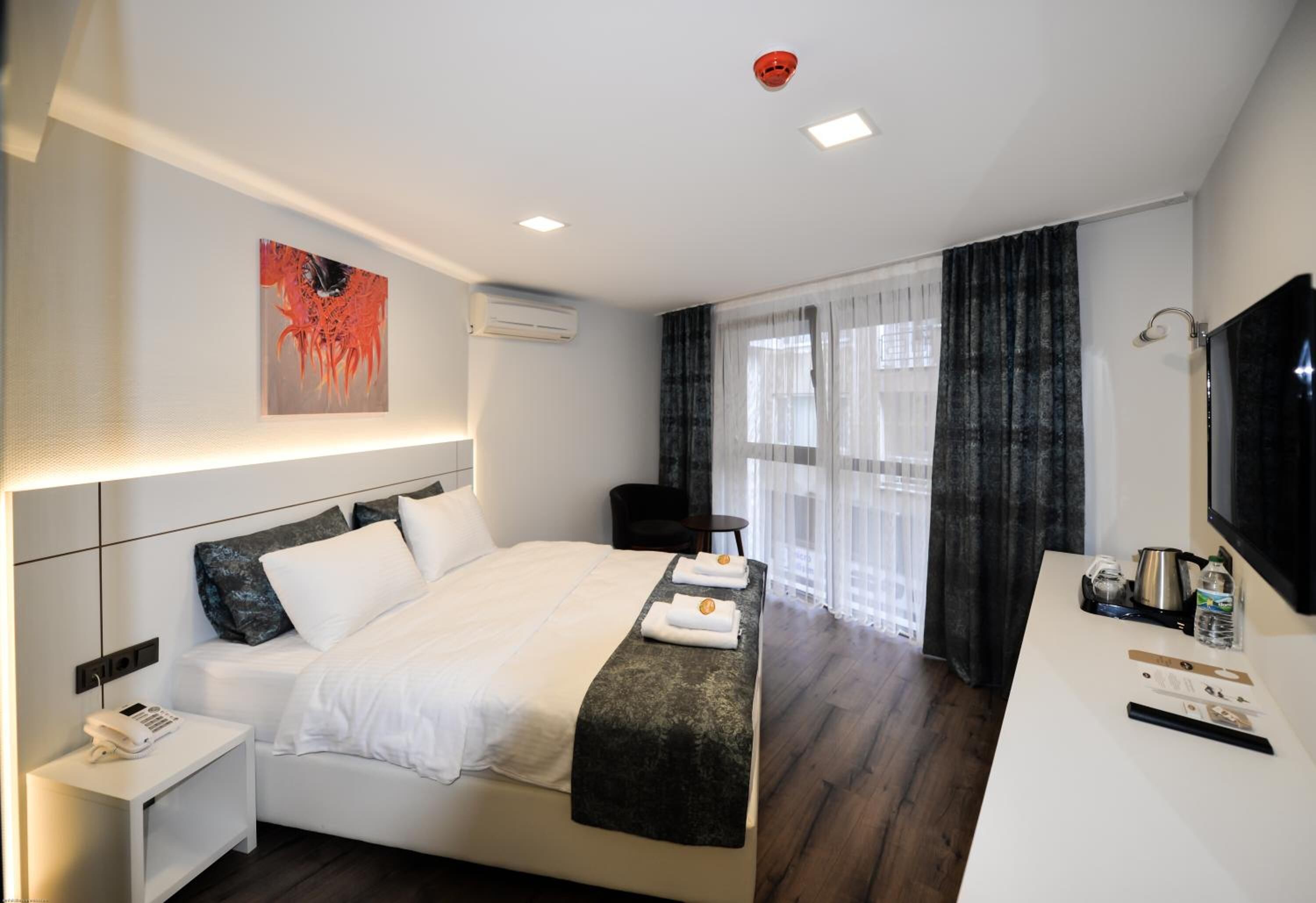 egyptian cotton sheets, premium bedding, minibar, in-room safe