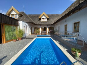 Piscina a l'aire lliure de temporada 