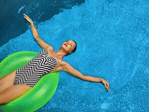 Piscina a l'aire lliure de temporada 