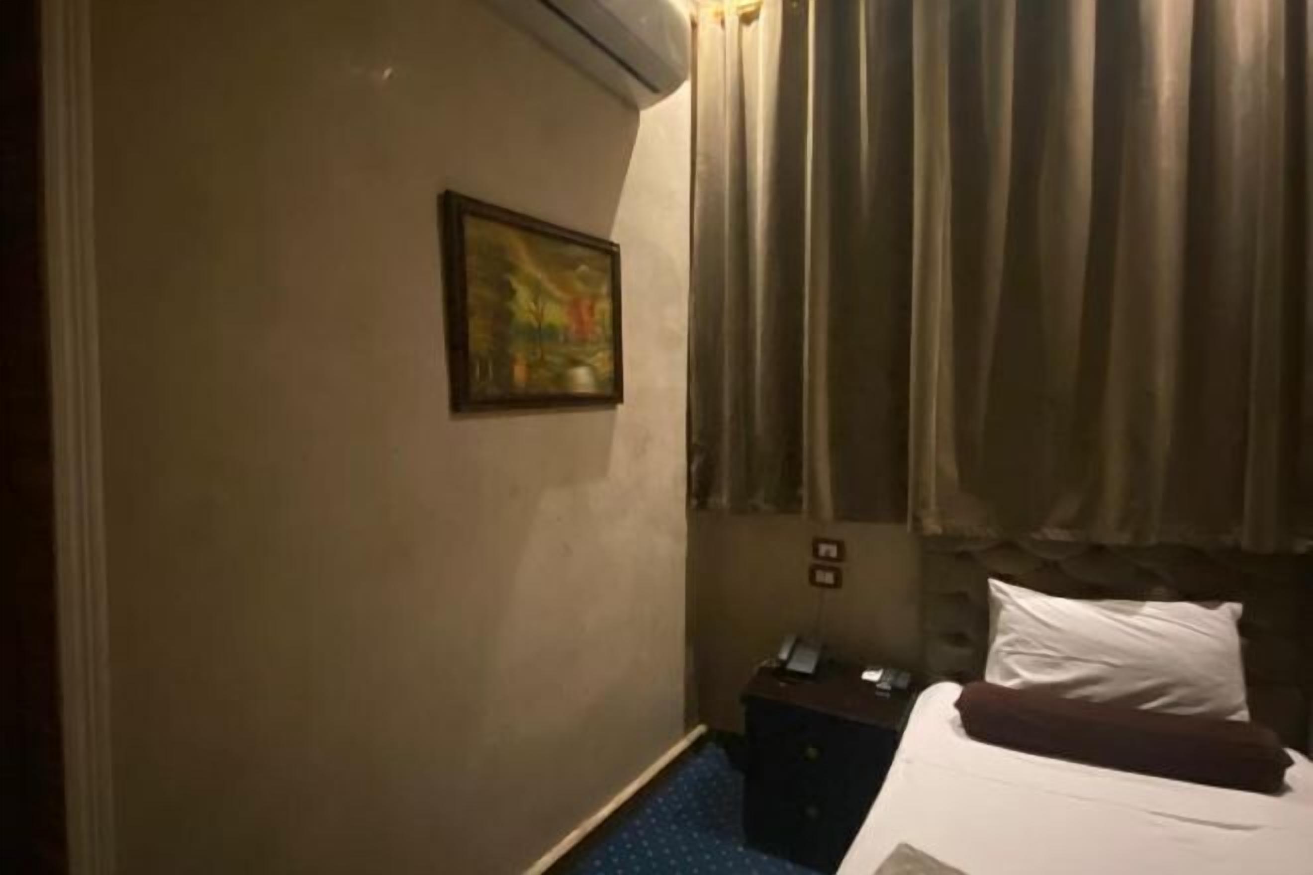 Egyptian cotton sheets, premium bedding, minibar, in-room safe