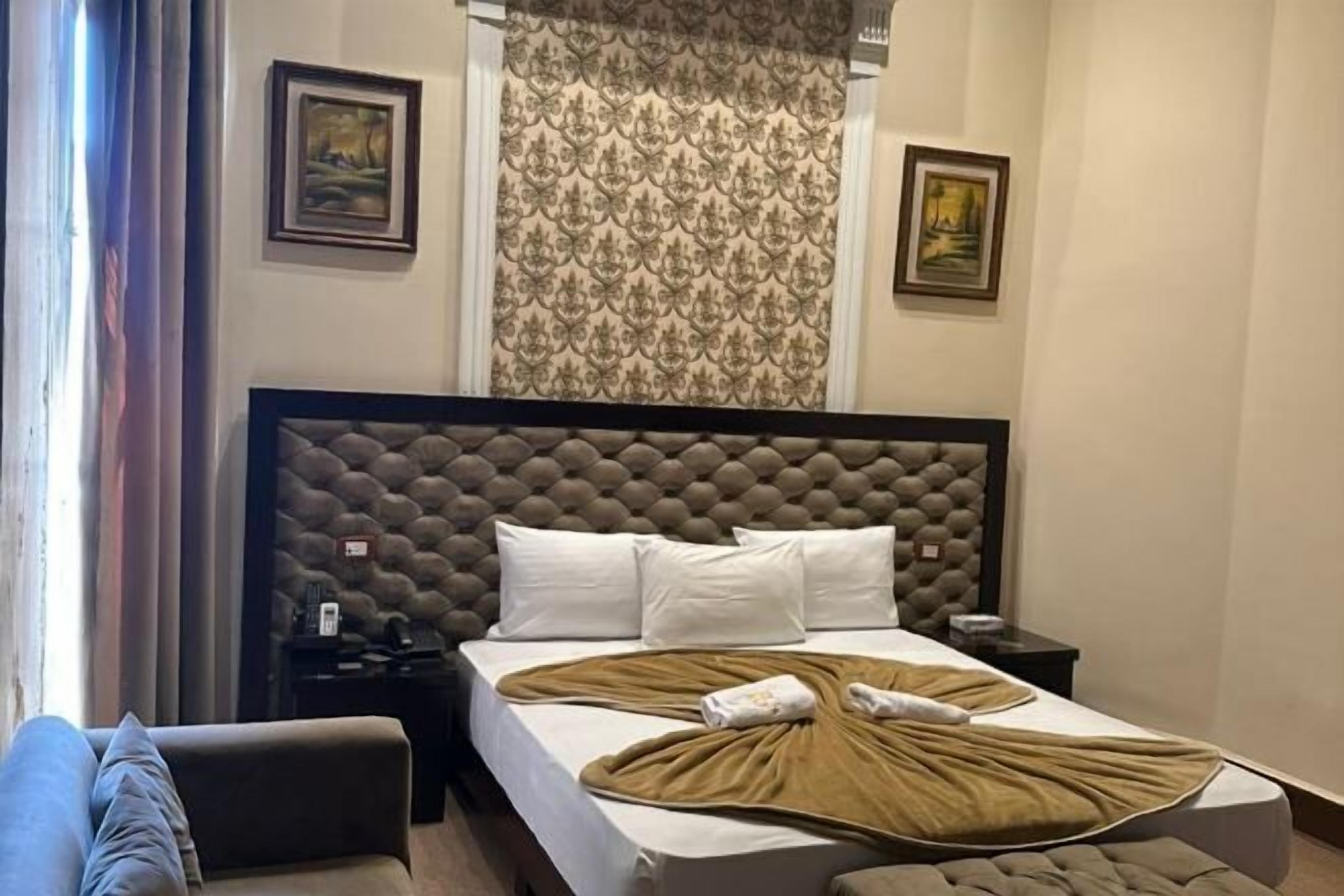 Egyptian cotton sheets, premium bedding, minibar, in-room safe