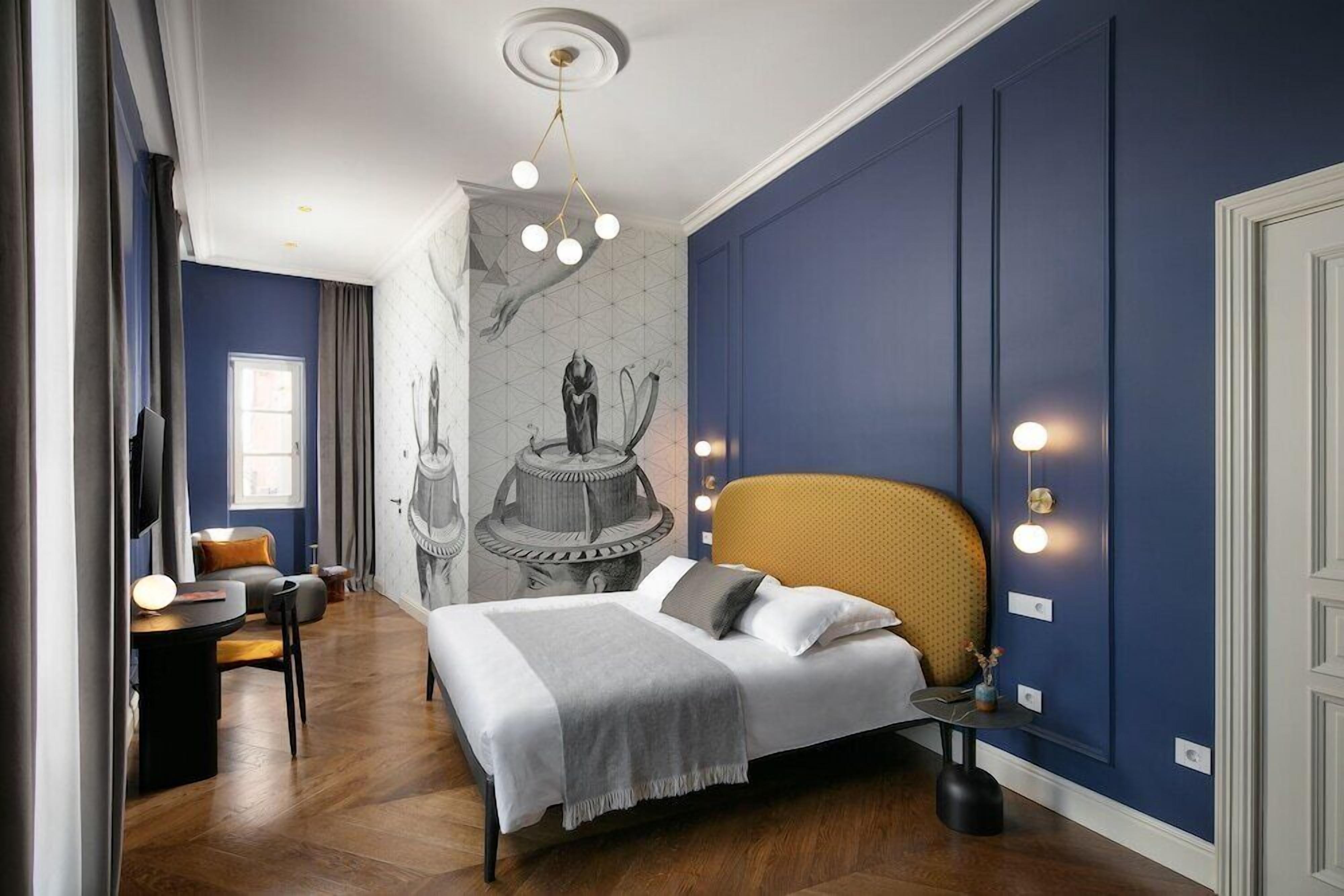 Luxe beddengoed, pillowtop-bedden, een kluis op de kamer
