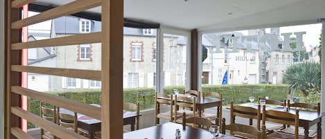 Kontinental frukost varje dag (EUR 9.10 per person)