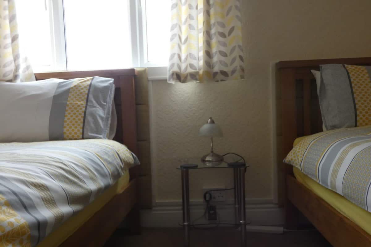 Standard Twin Room | Hypo-allergenic bedding, individually decorated, individually furnished