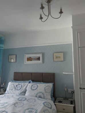 Standard Double Room | Hypo-allergenic bedding, individually decorated, individually furnished - White Rose (Windermere)