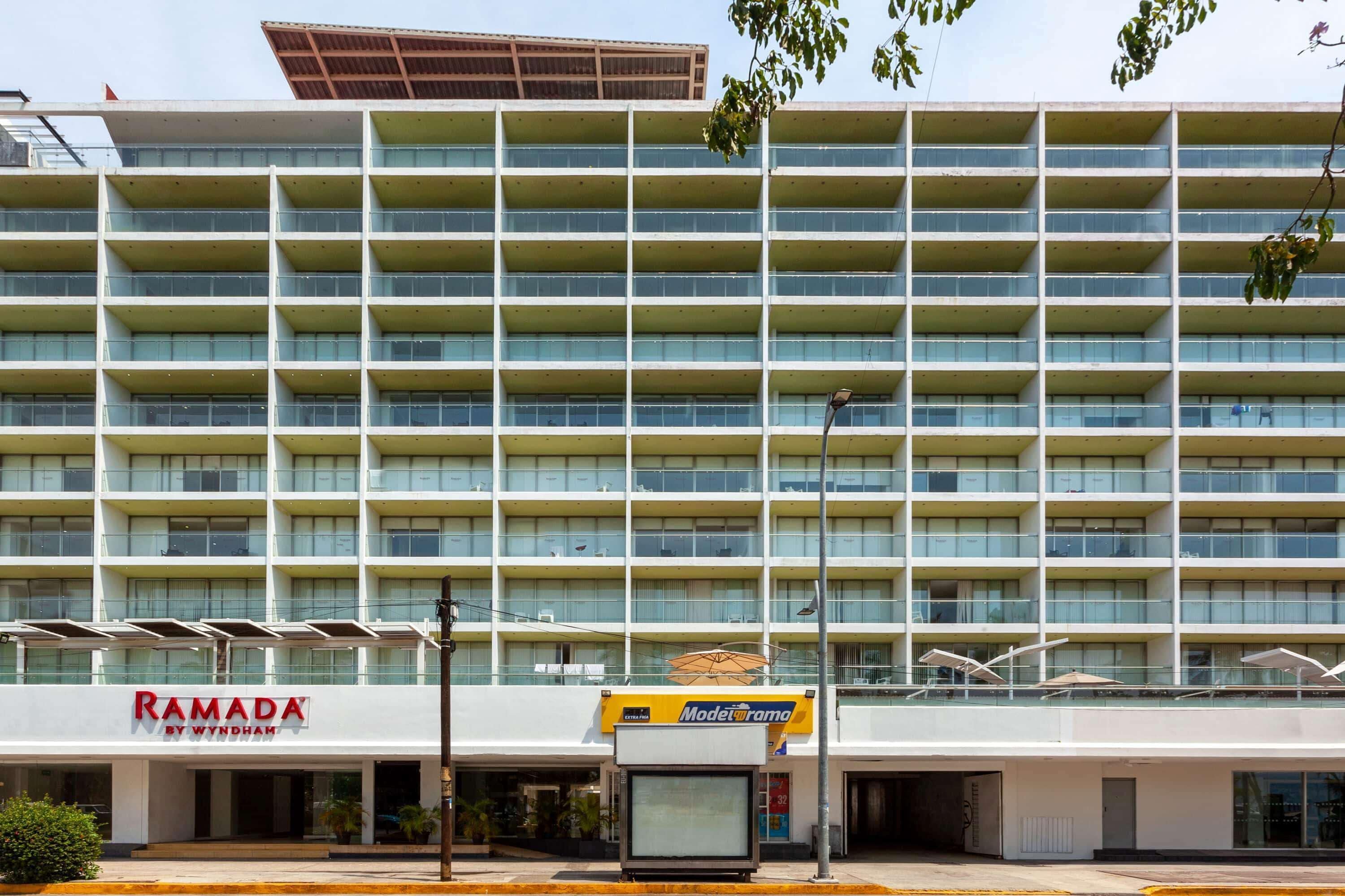 Foto - Ramada by Wyndham Acapulco Hotel & Suites