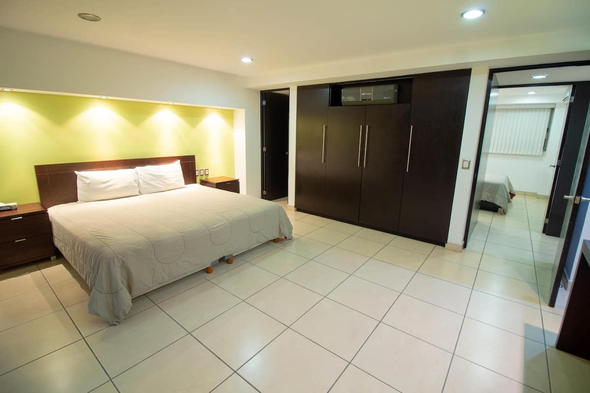 In-room safe, desk, free WiFi, bed sheets