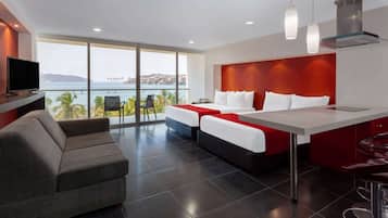 2-bed Suite Ocean View | 客房内保险箱、办公桌、免费 WiFi、床单
