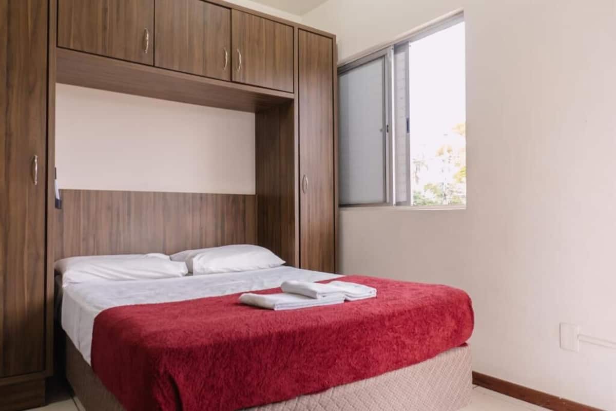 Studio | Blackout drapes, WiFi (free), bed sheets
