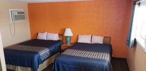 Bañera con ducha, artículos de tocador gratuitos, toallas