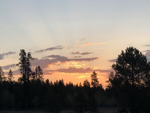 デラックス ダブルルーム キングベッド 1 台 専用バスルーム (Balcony, Eagle) | 部屋からの景観