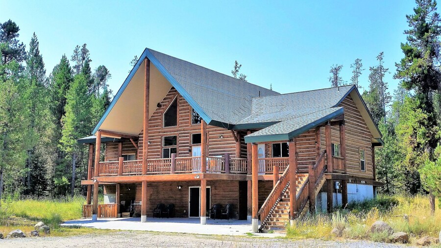 The Hideaway Lodge
