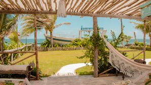 Basic Double Room, 1 Double Bed, Beach View | Terrace/patio - Cabaré Du Vento (Cruz)