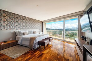 Presidential Suite | Minibar, blackout drapes, free WiFi, bed sheets - Chris Wellness Resort Hotel (Campos do Jordão)
