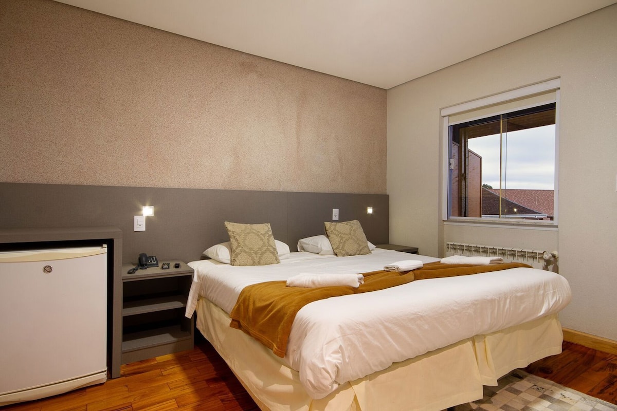 Minibar, blackout curtains, free WiFi, bed sheets